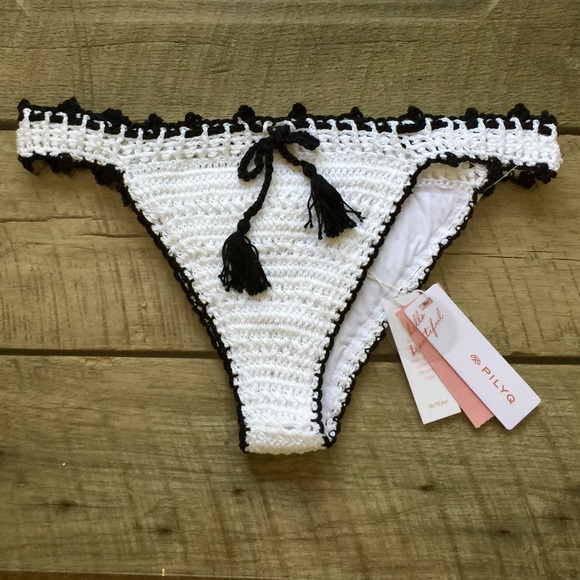 ๐ตPILYQ SWIM BOTTOM๐ต - Picture 3 of 8